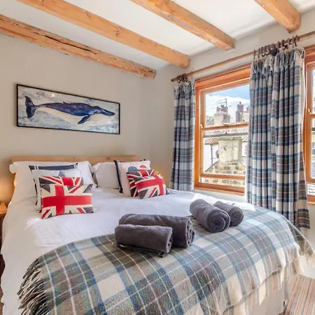 2 Bed In Whitby Oc-r038 *