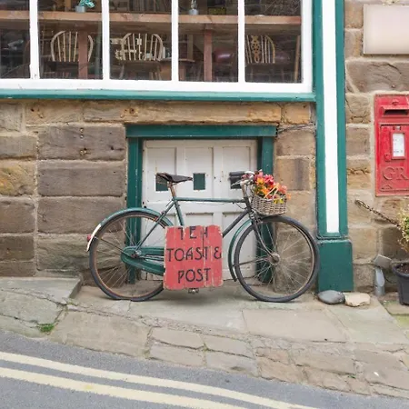 2 Bed In Whitby Oc-r038 * Robin Hood's Bay