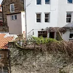 2 Bed In Whitby Oc-r038